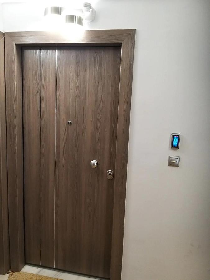 Deluxe Studio