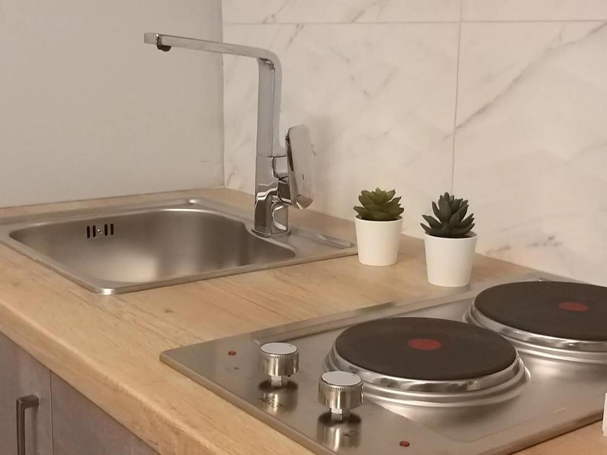 Deluxe Studio