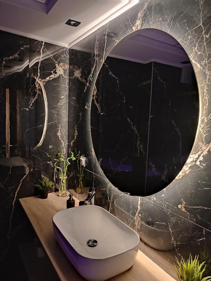 Studio Spa Bath
