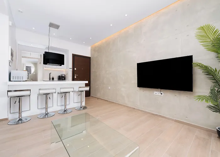 Stylish 1-Bedroom In The Center, 4Mins Walk To Syntagma Square